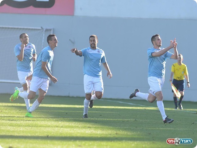 ורץ לפיו פיו (ארנון לוי)